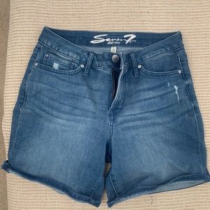DENIM SHORTS